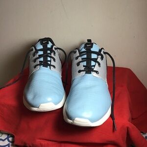 😎Nike’s women’s Roshe One LX, size 11, see pics, some scuffs/scratches